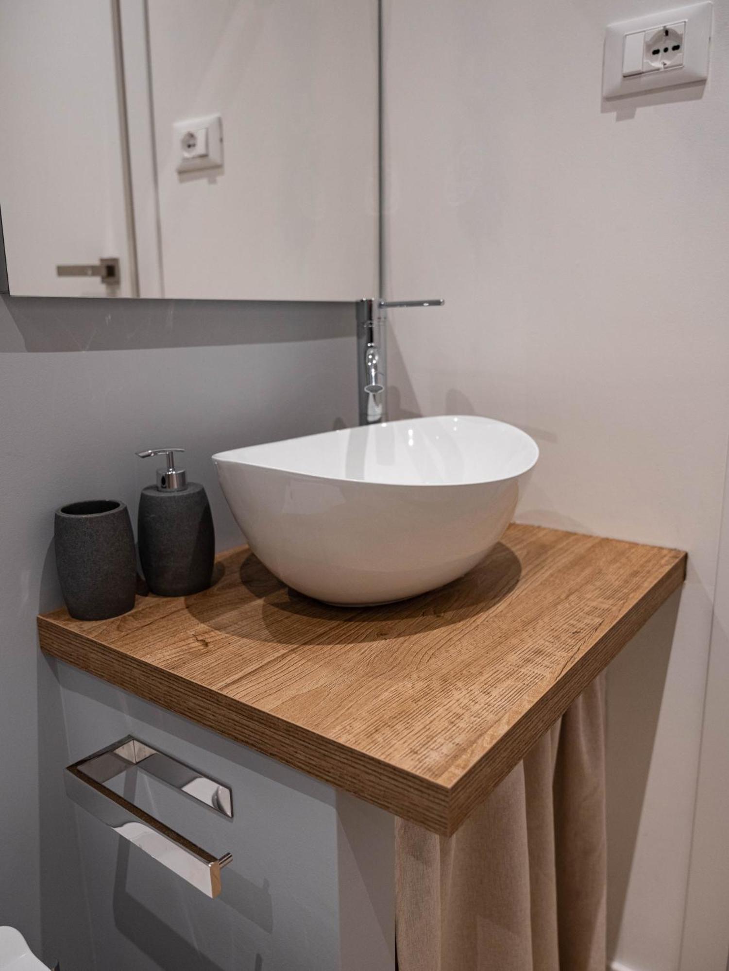 Moor Assarotti Suites - Genova City Center ภายนอก รูปภาพ