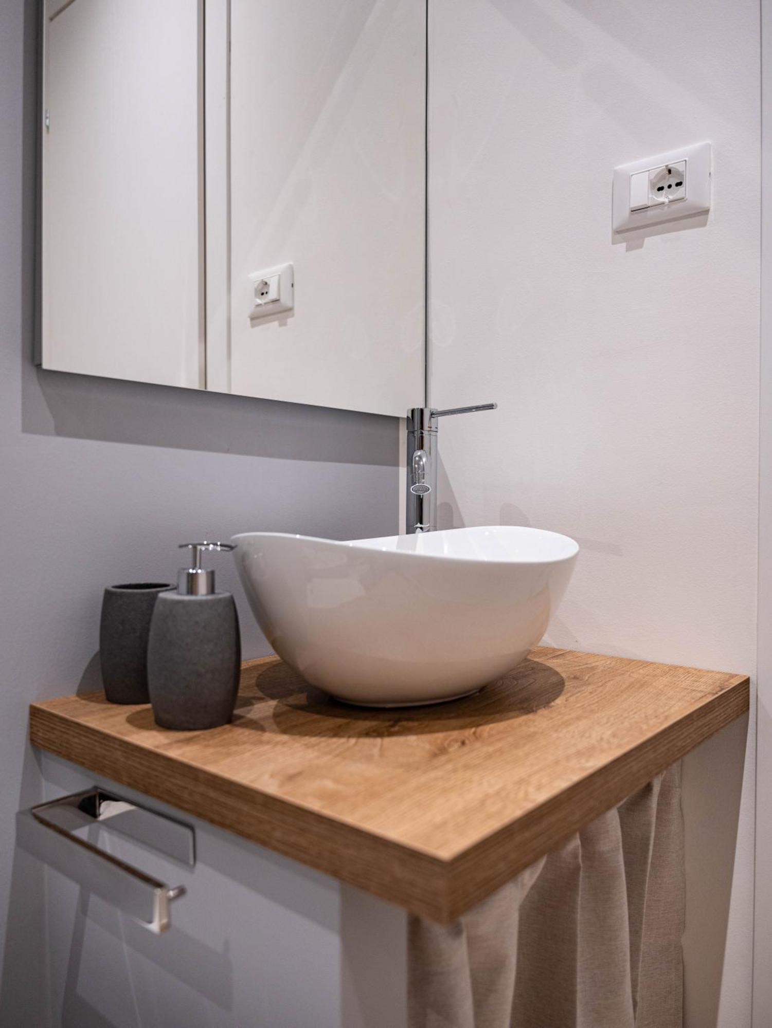 Moor Assarotti Suites - Genova City Center ภายนอก รูปภาพ
